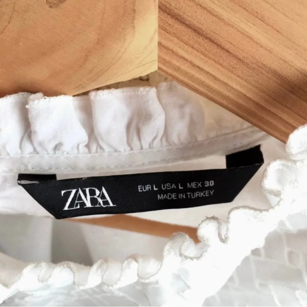 ZARA Voluminous Textured Eyelet Lace Top